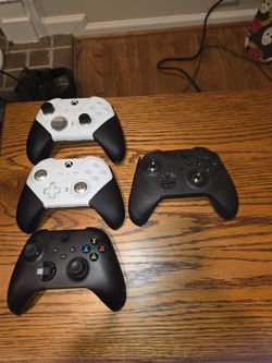 Xbox One Controllers. (That need to be refurbished)
