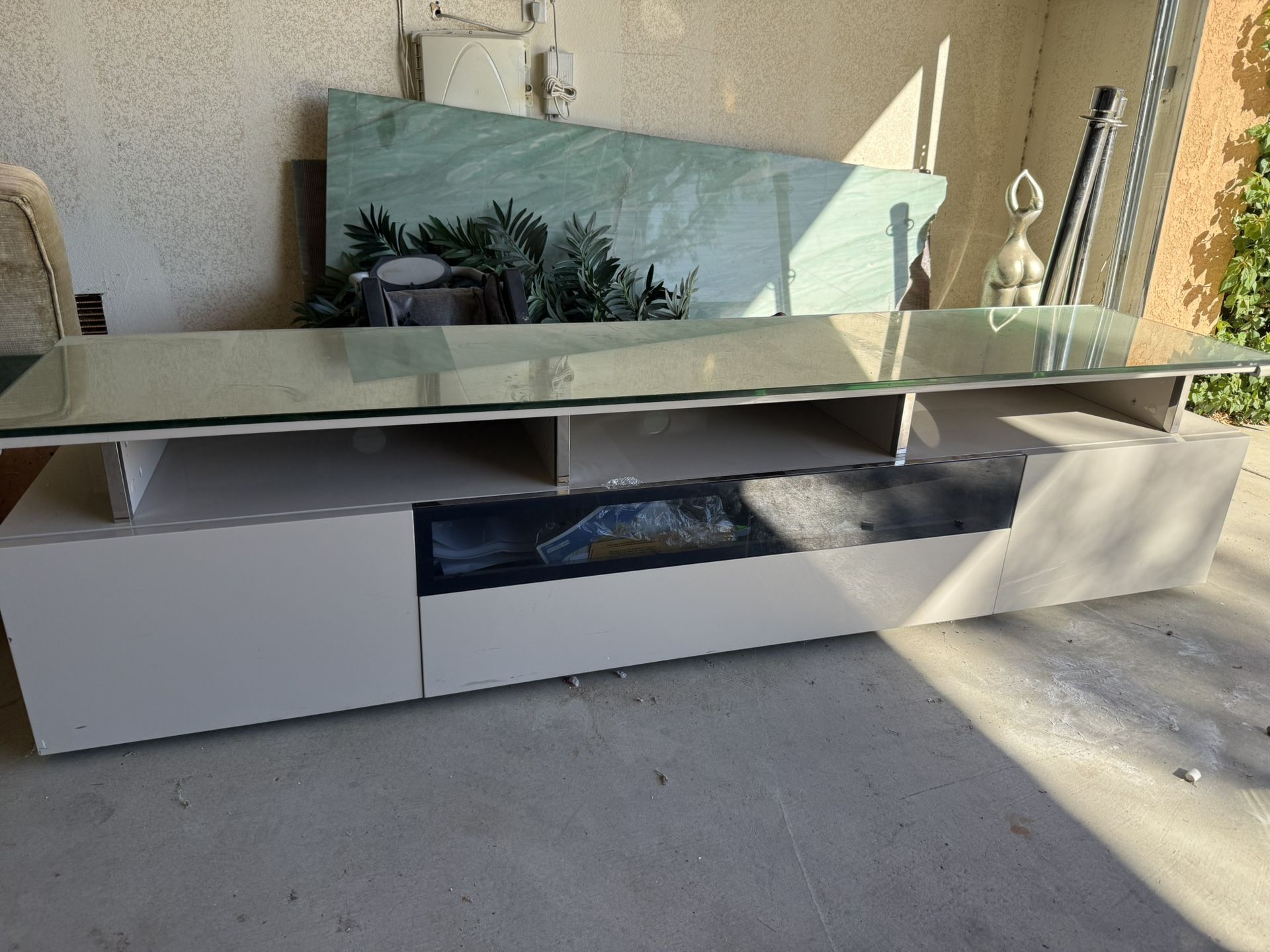 Modern Luxury TV Stand – Glass Top, High Gloss Finish, Heavy Quality Build – $400