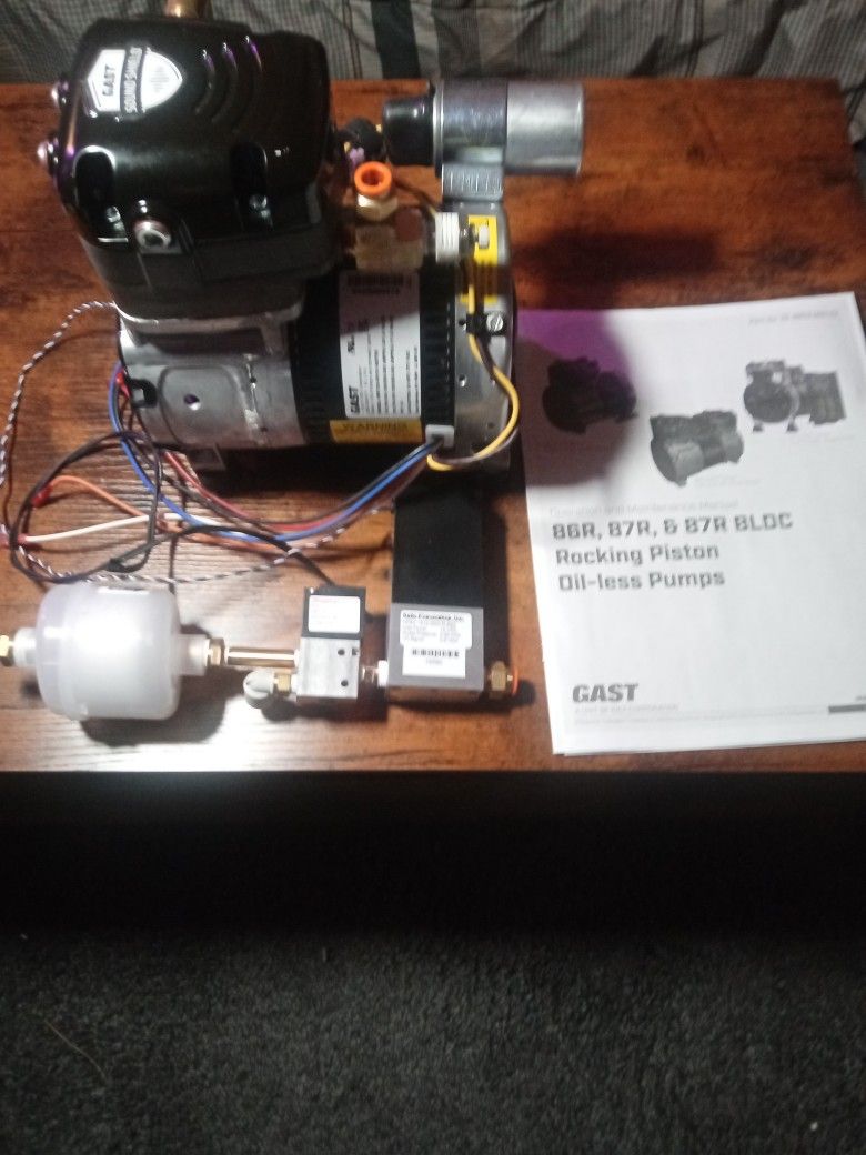 Gast 86R Air compressor/ Vacuum Pump