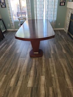 Dinning room table