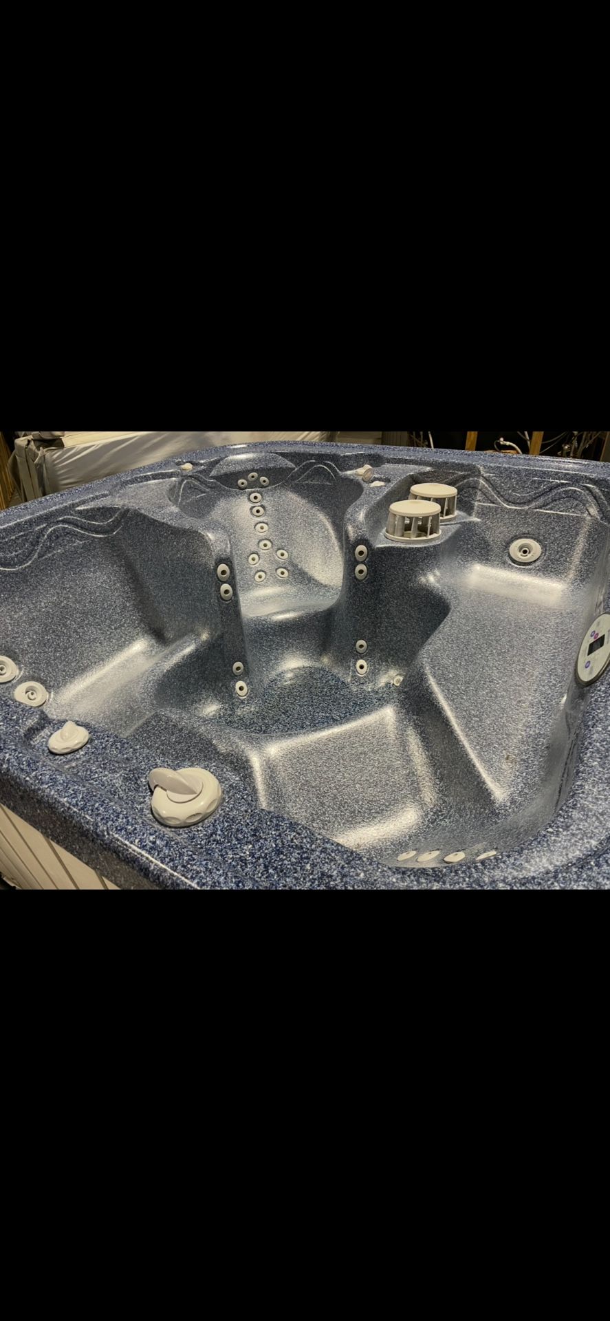 5 Person Refurbished Marquis Hot Tub 