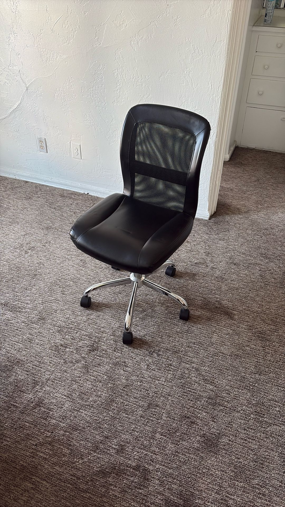 Simple Office Chair