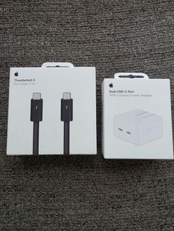 Apple thunderbolt 5 and Dual USB-C Port adapter