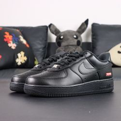 Nike Air Force 1 Low Supreme Black