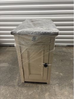 End table w/ charging station