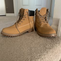 WOMENS BOOTS