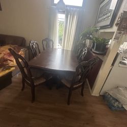 Dinning Room Table Set, Along With 6 Chairs
