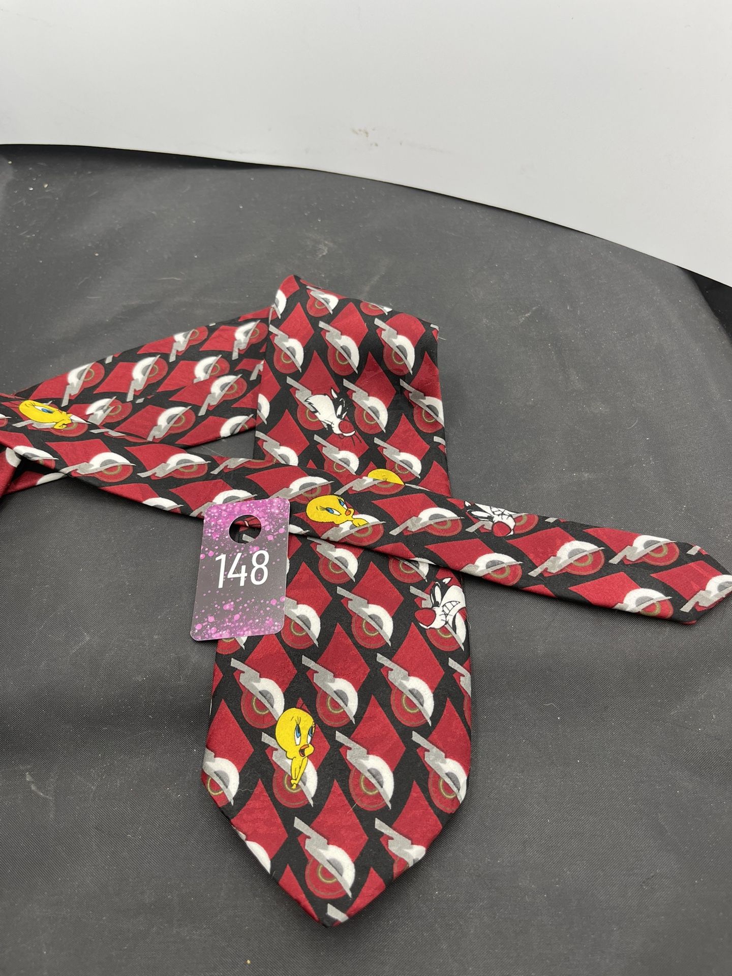 Looney Tune Tie 55”x4”