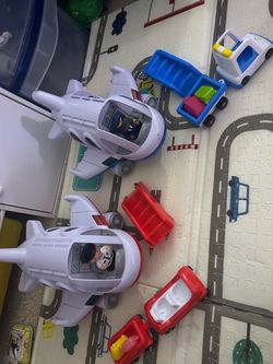 Kids Airplane Set with Figures and Vehicles