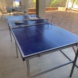 Ping Pong Table With Paddles And Balls