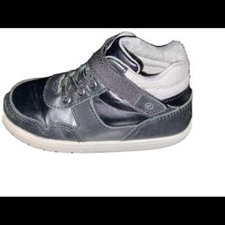 Stride Rite SRT Riker boys casual shoe, black leather size 8.5