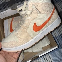 Nike Air Jordan 1 Mid SE 'Cream Toe' Sneakers