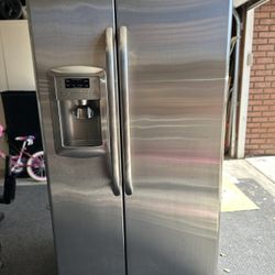 GE Counter Depth Refrigerator