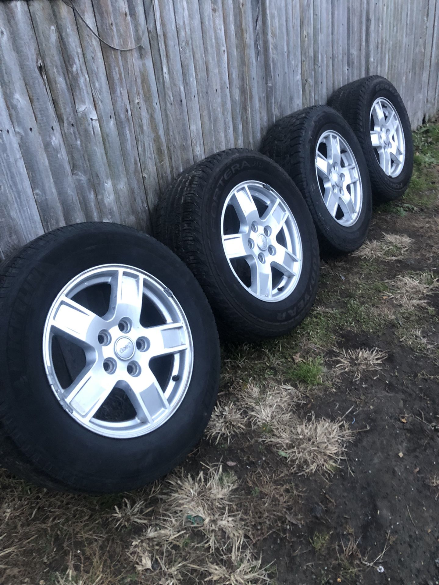17” Jeep Cherokee Rims And Tires