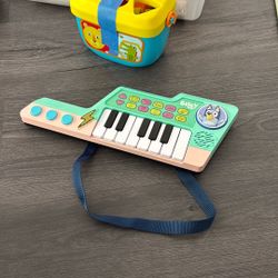 GARAGE SALE - BLUEY VTECH KEYBOARD 