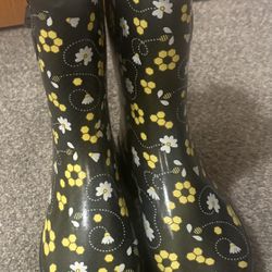 Rain Boots - Women's Size 8