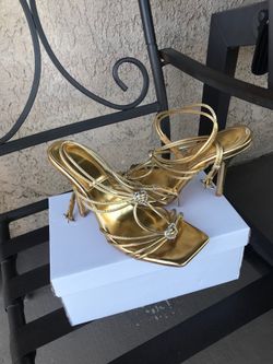 Miss Lola gold high heels size 6