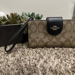 Coach Wristlet