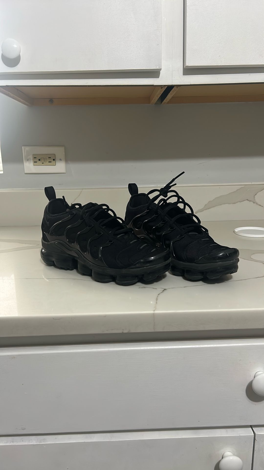 NIKE VAPORMAXES (WITHOUT BOX)