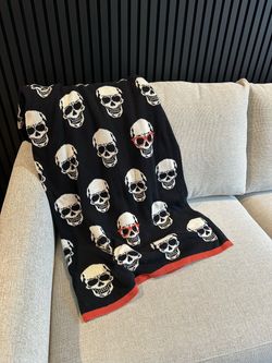 Fall/Halloween Skull Throw Blanket - New!