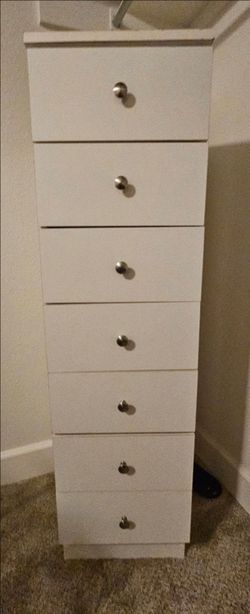 7-Drawer Chest Dresser