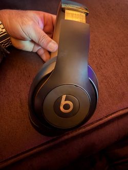 Beats Studio 3 wireless gold