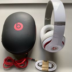 Beats Studio Wireless Headphones (READ)