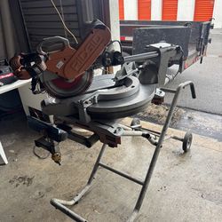 Miter saw with foldable mobile saw stand