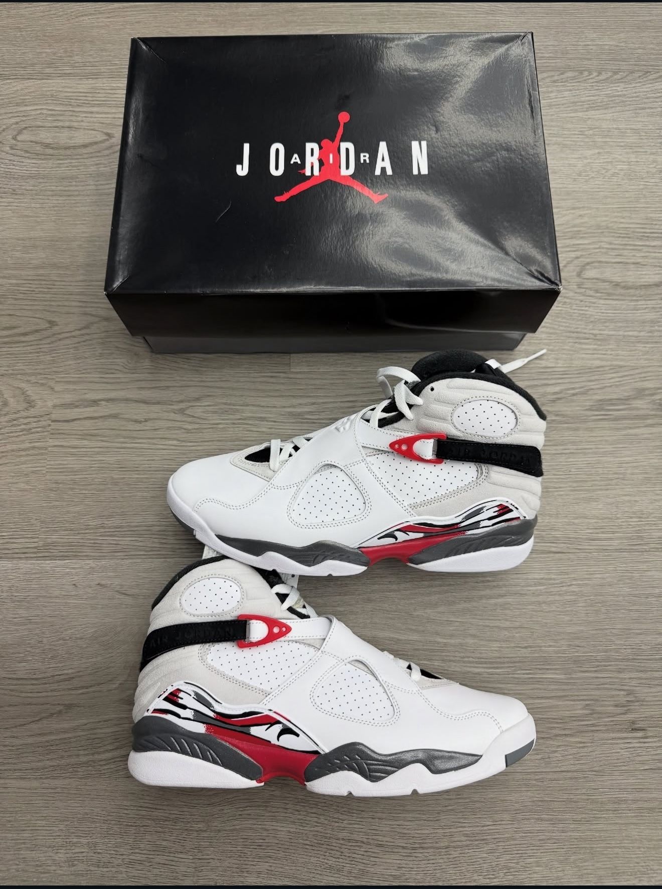 Jordan 8 Retro Bugs Bunny