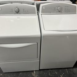 Kenmore Washer And Kenmore Eléctric Dryer 