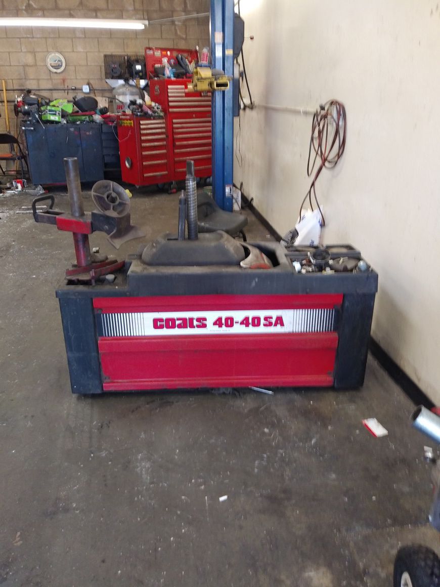 Tire Machine works well great condition
