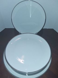Fine China Dinner Plates - New