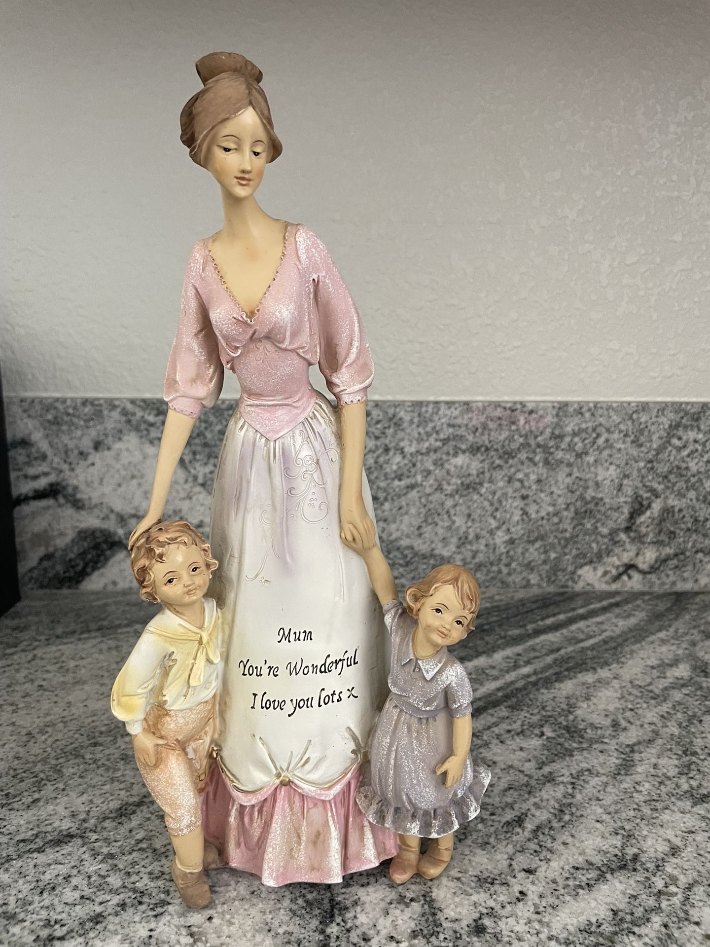Figurines