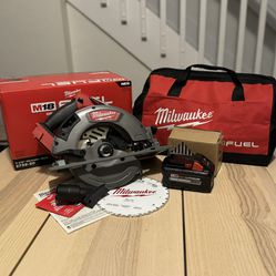 Milwaukee M18 FUEL 7-1/4 in. Circular Saw with Battery (HIGH OUTPUT XC6.0)