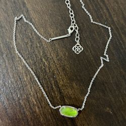 Kendra Scott necklace 