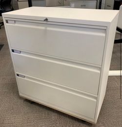 TEKNION LLF30 3 DRAWER 36" LATERAL METAL STEEL FILE CABINET W/ KEY Color Storm White Material Steel Product Dimensions 18'D x 36'W x37"H CONDITION ORI