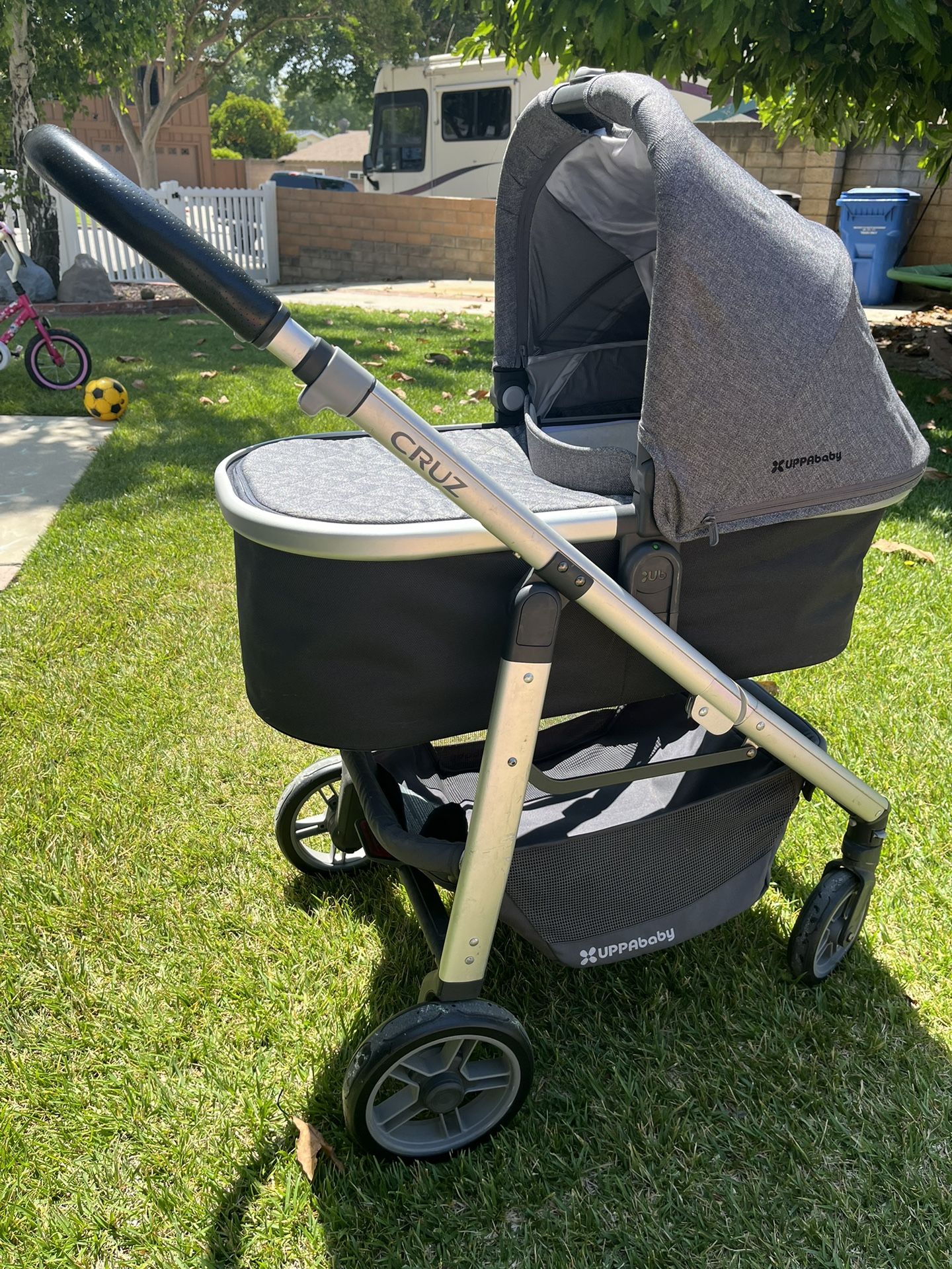 Uppababy Cruz Stroller With Bassinet