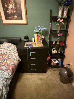 Corner bookshelf