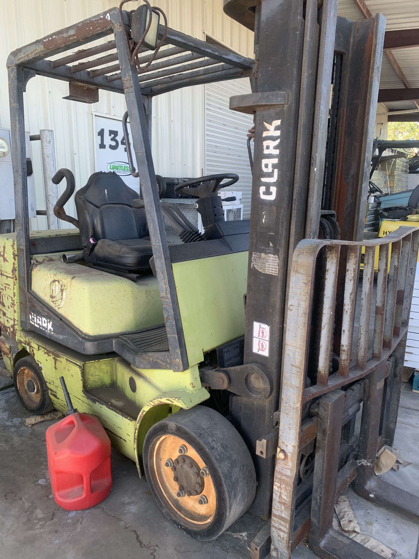 Gasoline Forklift READ ENTIRE POST