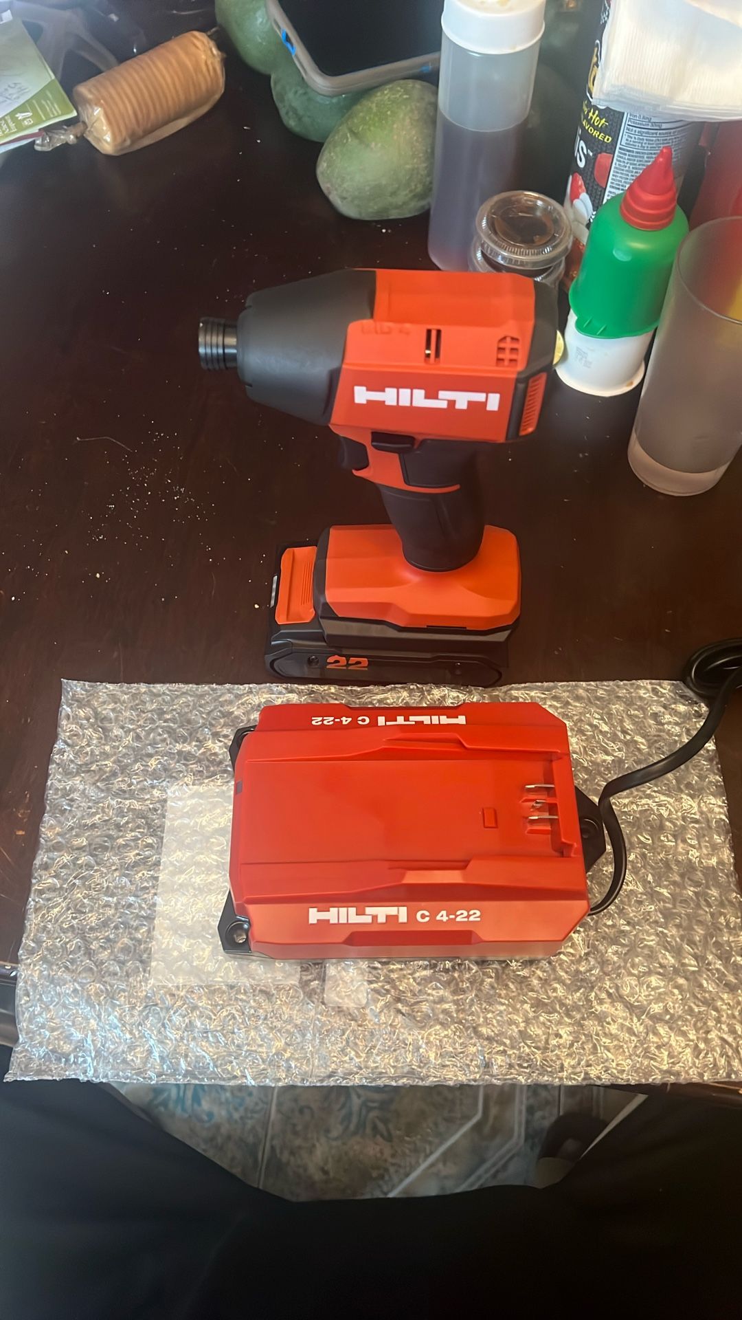 IMPACTO HILTI 1vateria 1 Cargador Nuevo