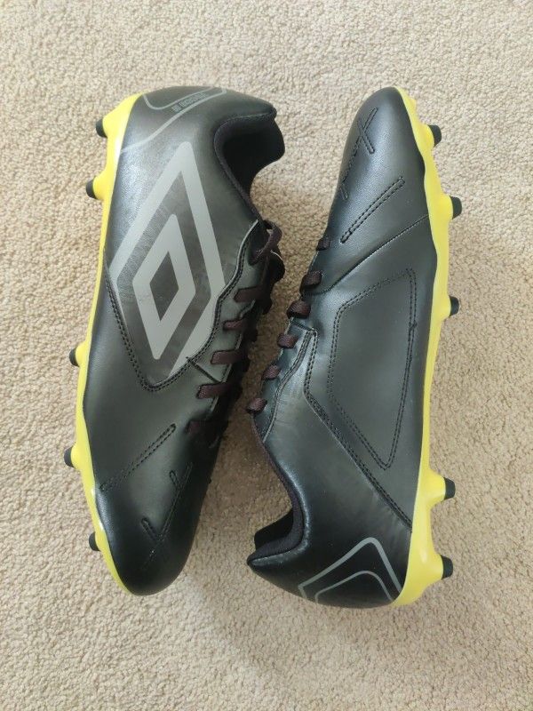 Umbro Tocco Soccer Cleats Size 13 Men
