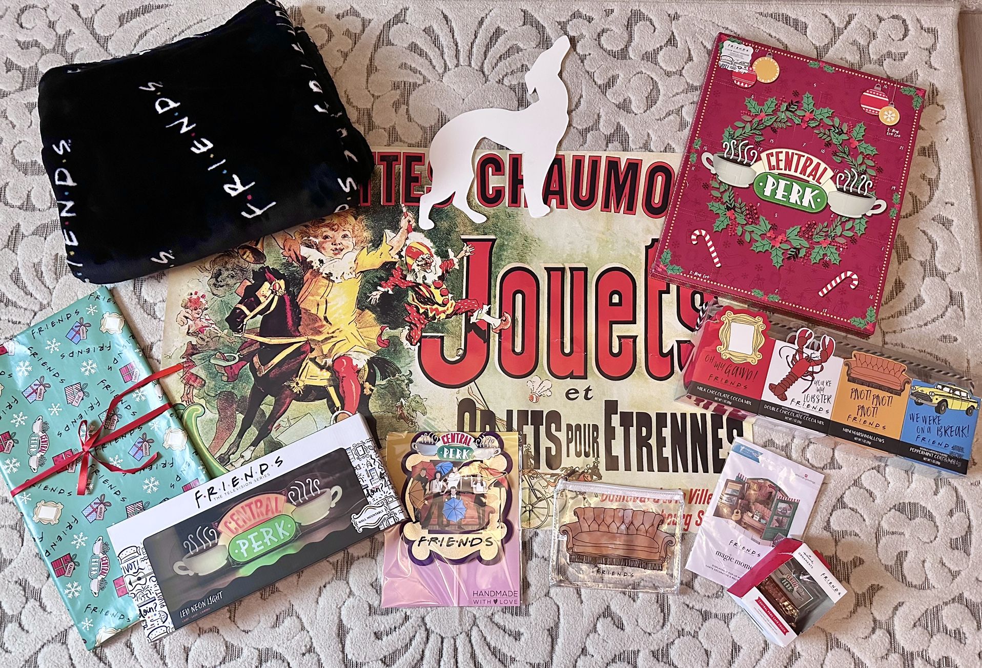 Christmas Decor: FRIENDS