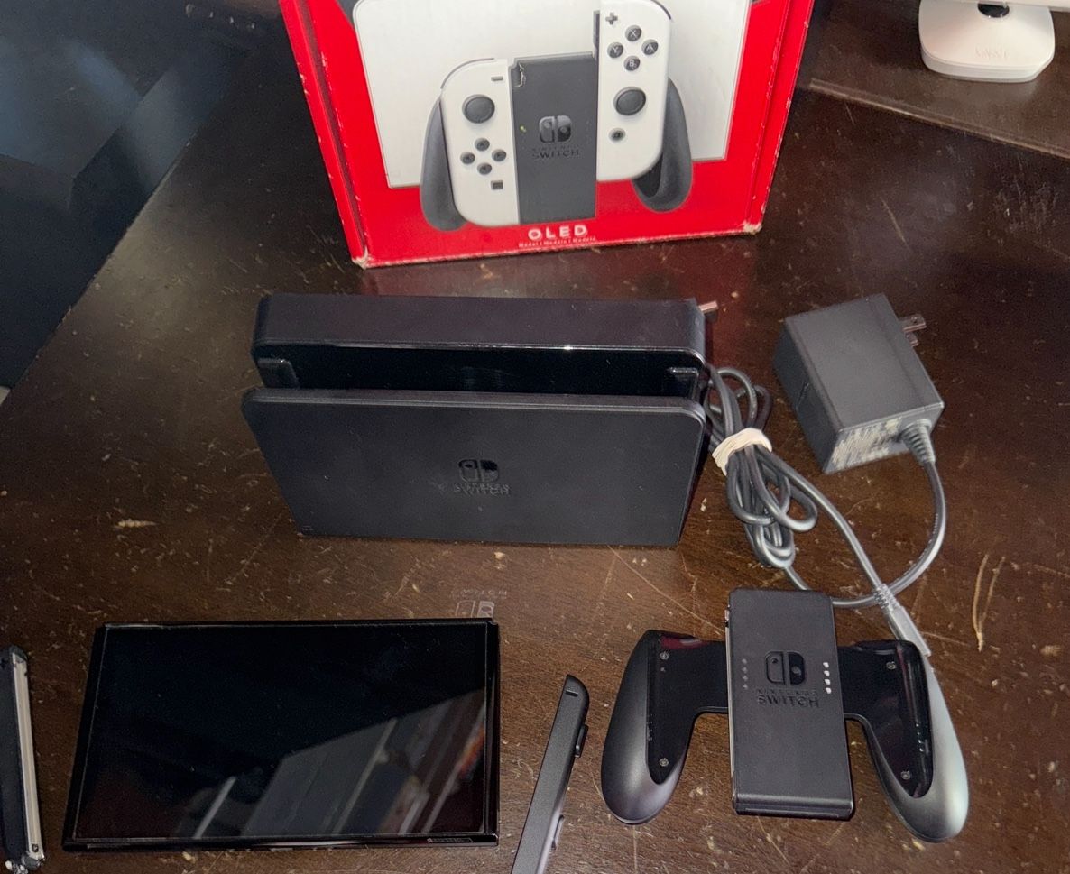 Switch OLED (White)