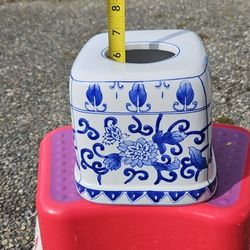 NEW Tissue Box Cover