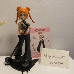 Gigi The Singer Peach Riot Figure