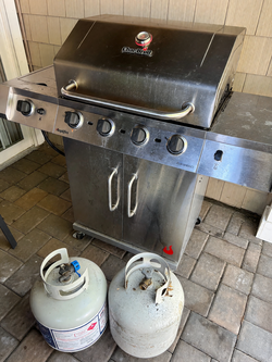 2024 Charbroil 46334416 Grill – Good Condition, 4 Burners, Includes Cover - Holtsville, NY