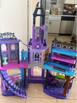 Monster high castle
