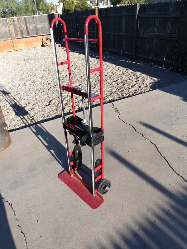 Milwaukee 800lbs furniture dolly with rachet and straps