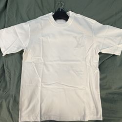 Used Iv Shirt. Excellent Condition. No Wear And Tear. Used Only Once.