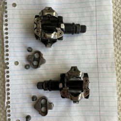SHIMANO PD-M520 - Clipless Pedals - Good condition - Works perfect - If the listing is up and you can see it, that means the item is available - Picku
